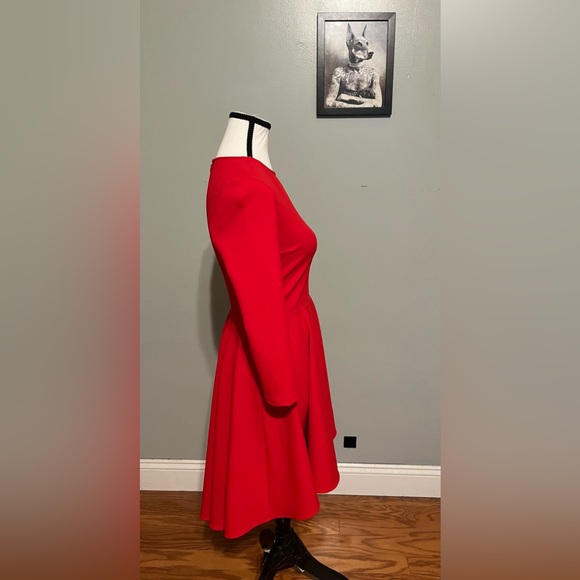 Red Express long sleeve dress - Picture 2 of 6